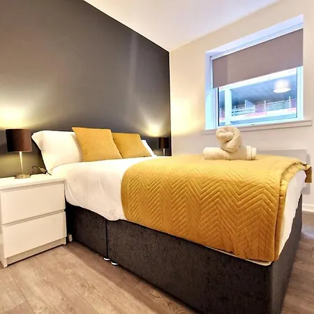 Super Stylish 2 Bed, 2 Bath Appartamento *