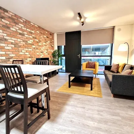 Super Stylish 2 Bed, 2 Bath Galway