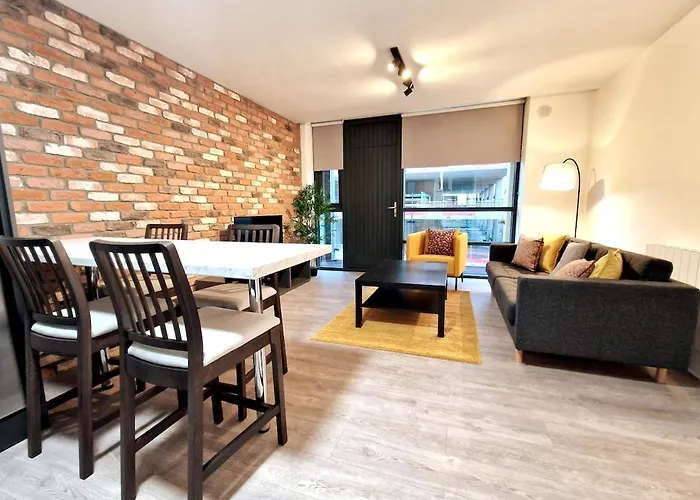 Super Stylish 2 Bed, 2 Bath Galway